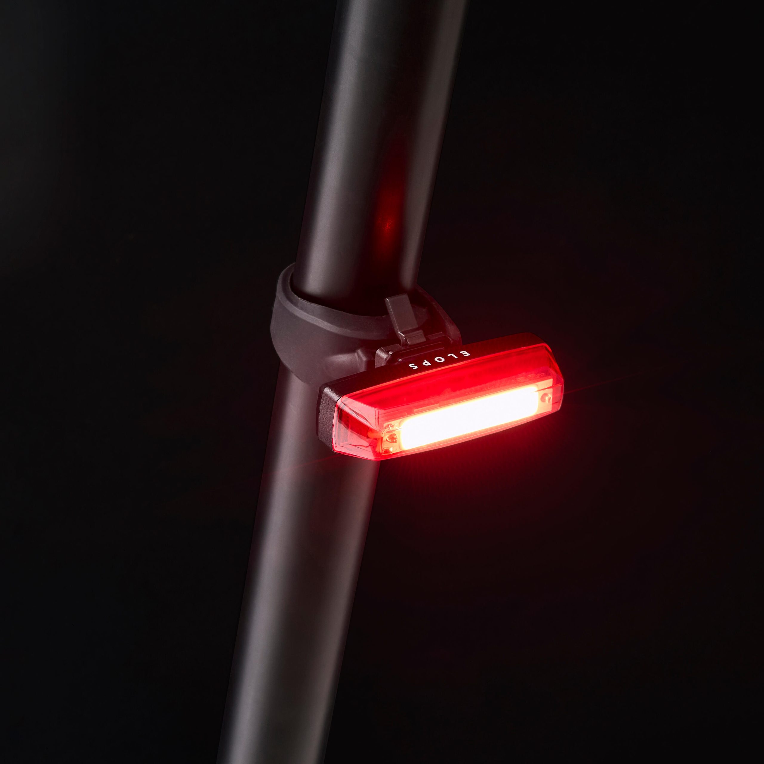 luces-bicicleta-decathlon-756mpq-1.jpg Kit luces bicicleta LED ST 920 Delantera/trasera USB - Imagen 1