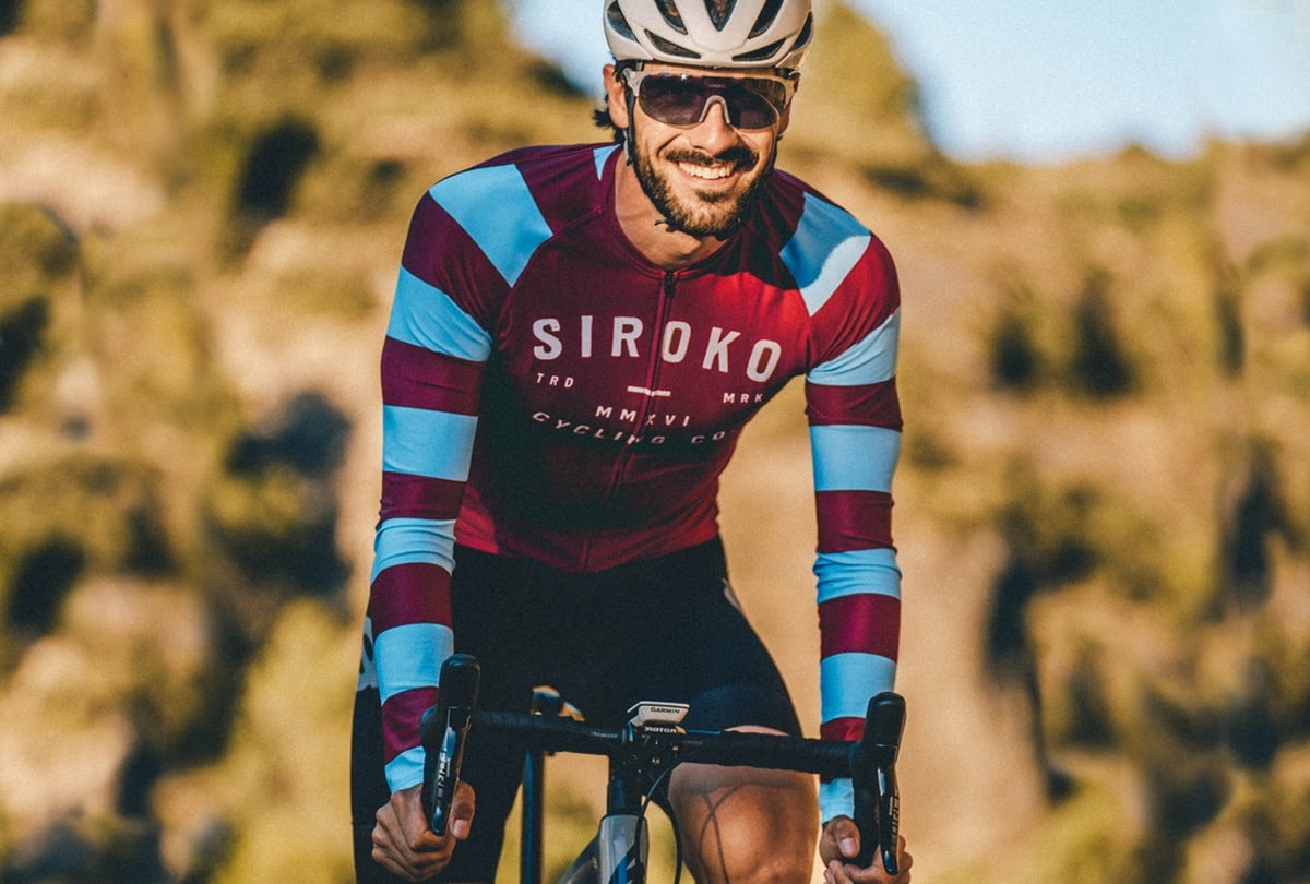 maillot-manga-larga-verano-837ftf-1.jpg Guía sobre maillots de manga larga Tipos y cuándo usarlos – SIROKO CYCLING COMMUNITY - Imagen 1