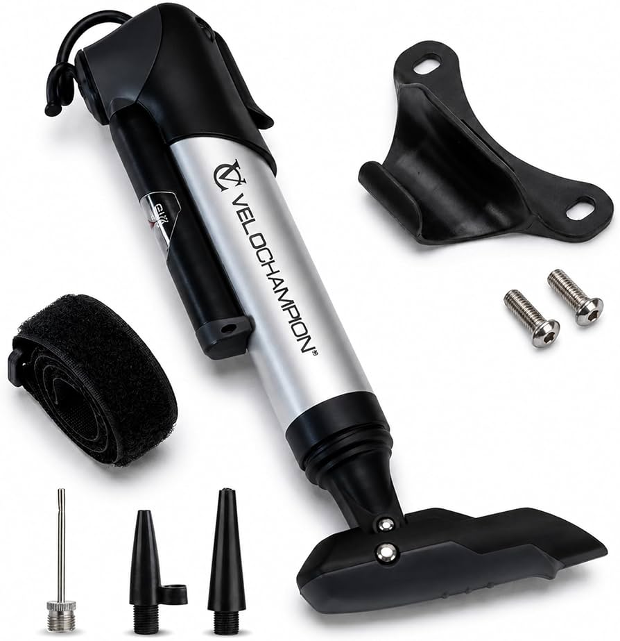 mini-bomba-bici-068bax-1.jpg VeloChampion Mini Bomba de Bicicleta 120 PSI con Manómetro, Bomba | Compatible con Válvulas Presta, Schrader y Dunlop. Incluye Soporte para Cuadro, Aguja para Balones y Diseño Portátil : Amazon.es: Deportes y - Imagen 1