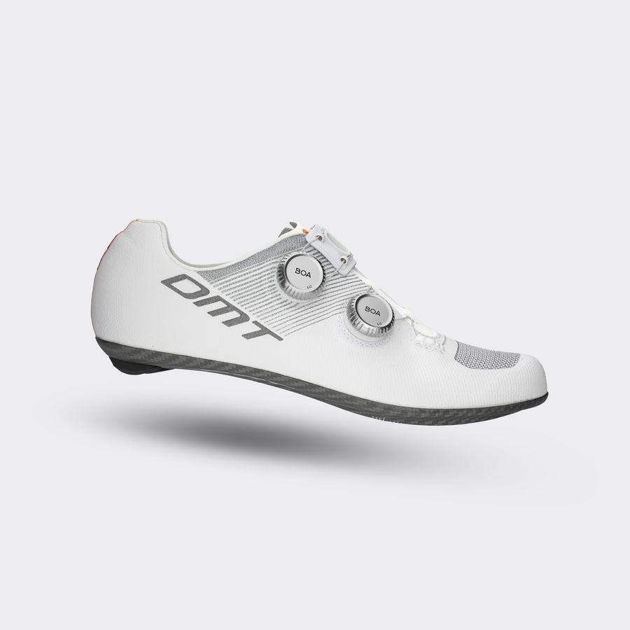 zapatillas-ciclismo-carretera-blancas-351fgx-1.jpg Zapatillas de ciclismo de carretera de carbono y para bicicletas de competición | DMT Cycling - Imagen 1