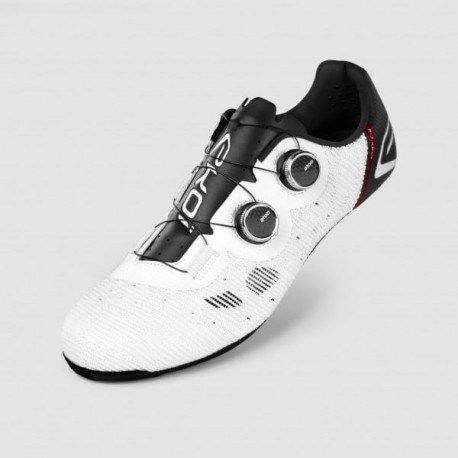 zapatillas-ciclismo-carretera-blancas-804dtk-1.jpg Zapatillas Carretera EKOI C4 Blancas/Negras - Imagen 1