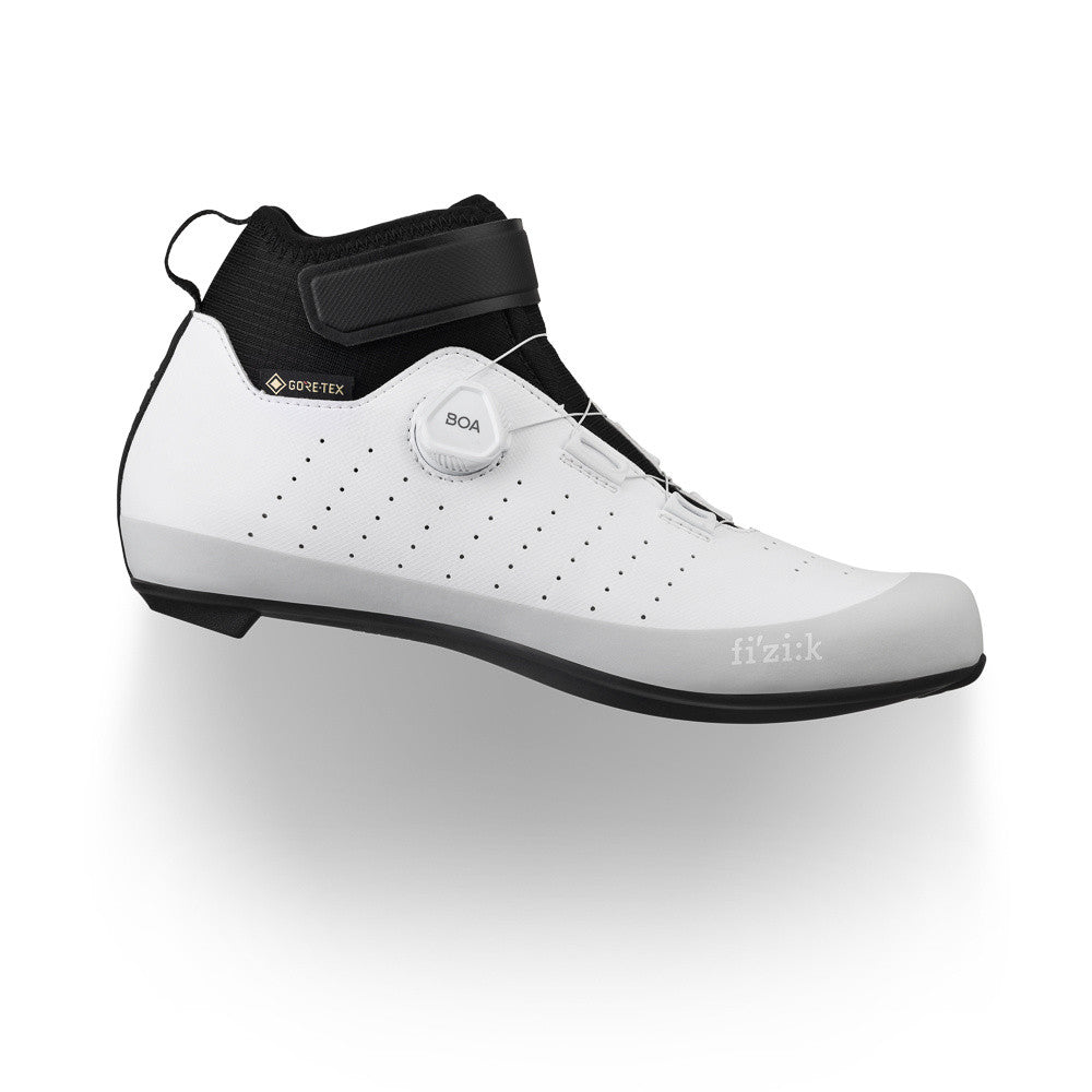 zapatillas-ciclismo-carretera-invierno-757xvd-1.jpg Zapatillas de ciclismo de carretera para invierno | GORE TEX® y aislamiento térmico – Fizik - Imagen 1