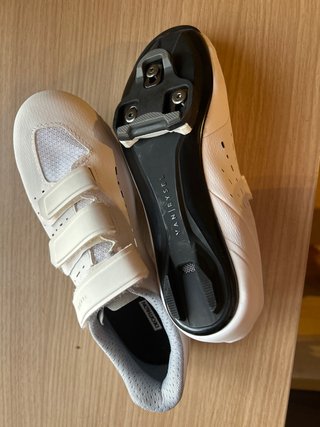 zapatillas-ciclismo-decathlon-446ncy-1.jpg Zapatillas Ciclismo VAN RYSEL Decathlon Talla 37 de segunda mano por 15 EUR en Melilla en WALLAPOP - Imagen 1