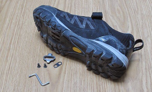 zapatillas-con-calas-299gvs-1.jpg Biomecánica: colocar correctamente las calas de tus zapatillas MTB Pedales y Zapatillas - Imagen 1