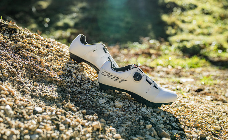 zapatillas-dmt-mtb-480jbq-1.jpg Zapatillas MTB XC hombre y mujer con fibra de carbono | DMT Cycling - Imagen 1