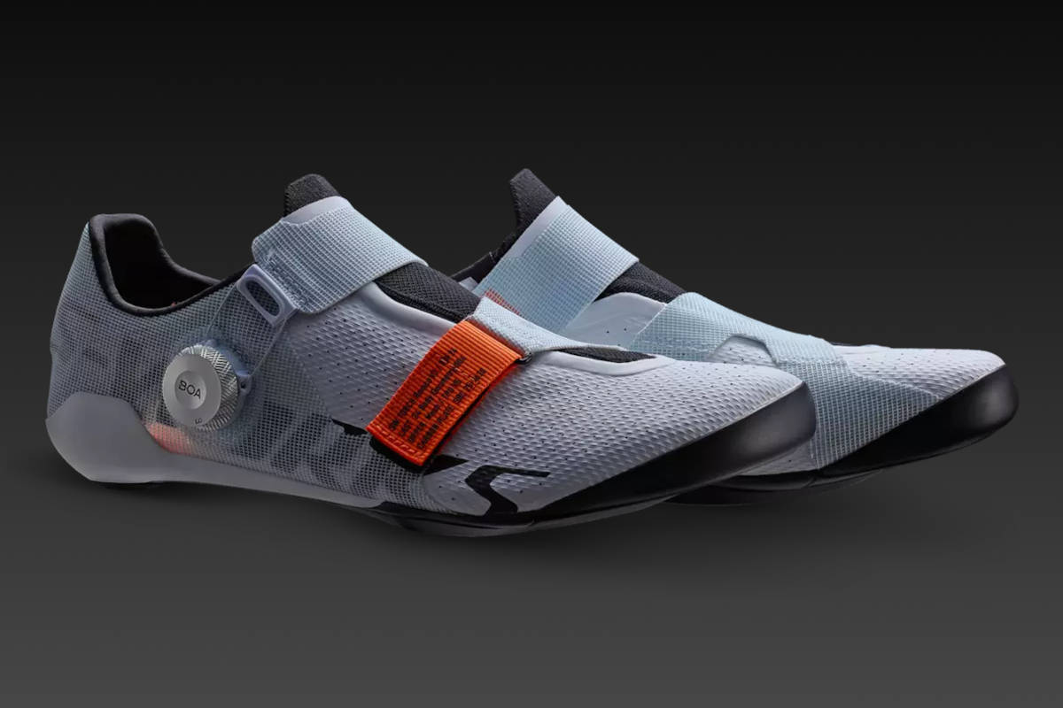 zapatillas-s-works-torch-459ytk-1.jpg S Works Torch Remco: las zapatillas ultraligeras para ciclistas que buscan el máximo rendimiento en la carretera - Imagen 1
