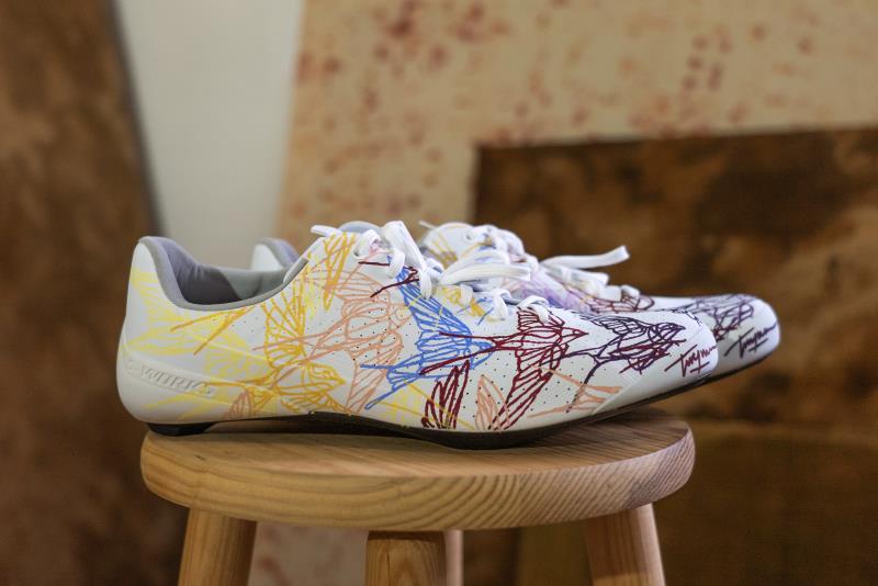 zapatillas-s-works-torch-690vsm-1.jpg Descubrimos la colaboración entre Specialized y el artista Taquen para crear unas S Works Torch TradeBike - Imagen 1