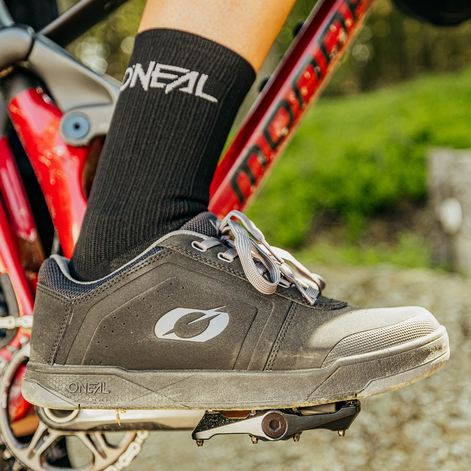 zapatos-bici-montana-331llz.jpg Zapatos de bicicleta de montaña de O'Neal: Tracción perfecta en cada sendero - Imagen 1